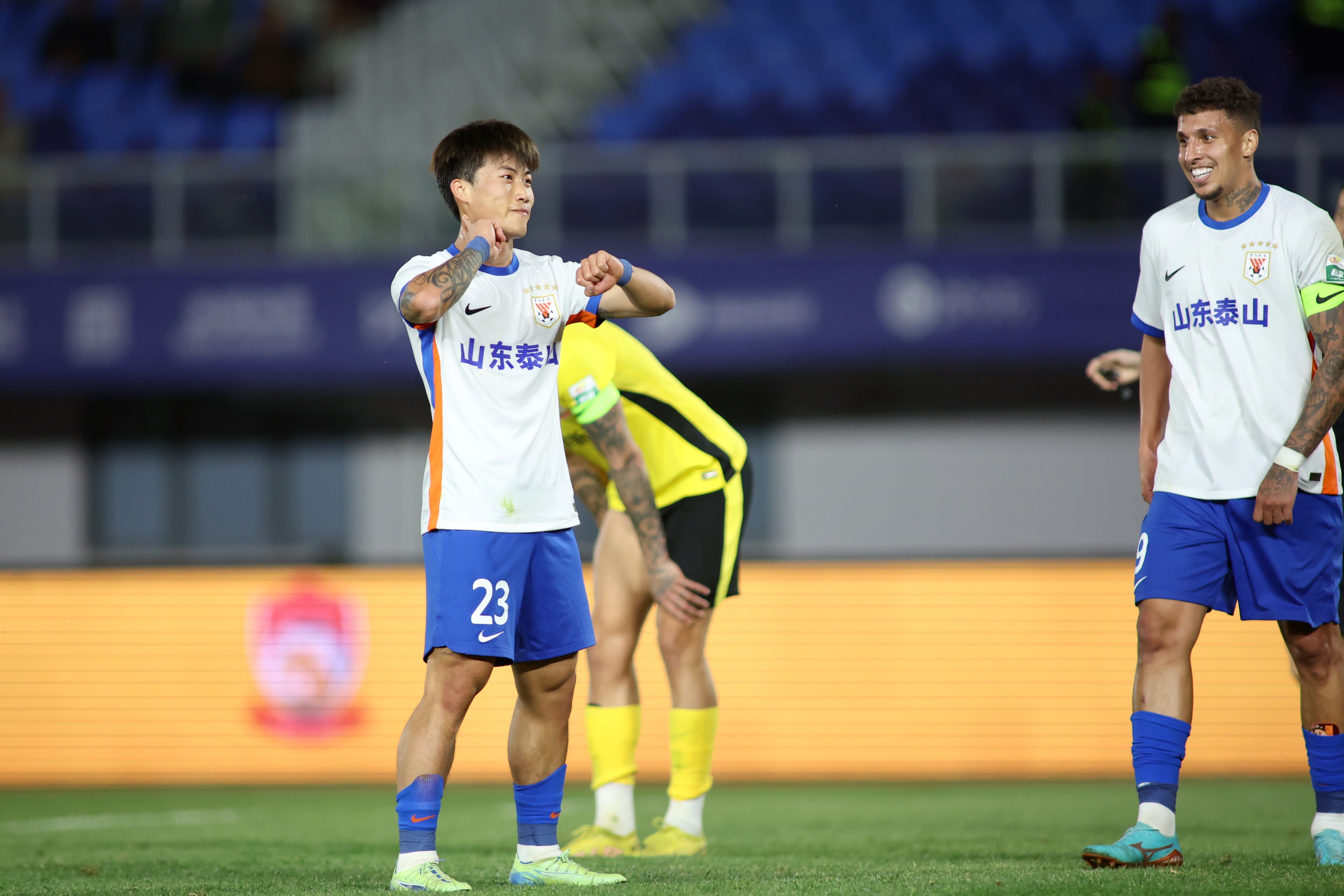 开云APP-鲁媒:德转更新泰山球员号码,谢文能改穿7号、彭啸改穿3号