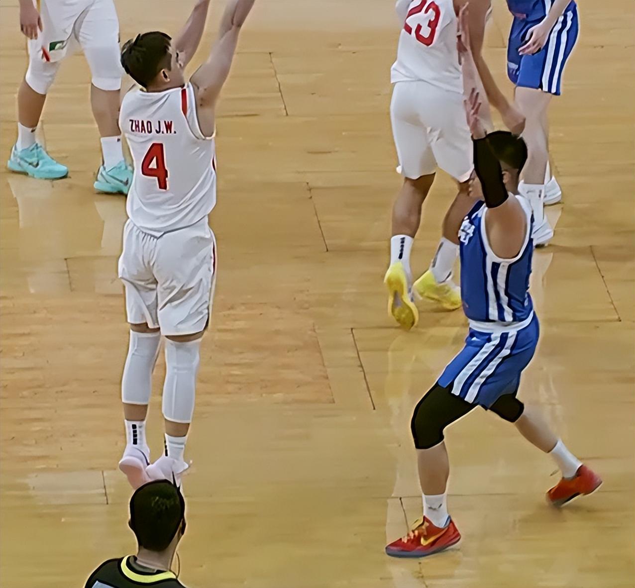 开云官网-中国男篮100-93中国台北！球员评分：5人满分，3人良好，2人拉胯